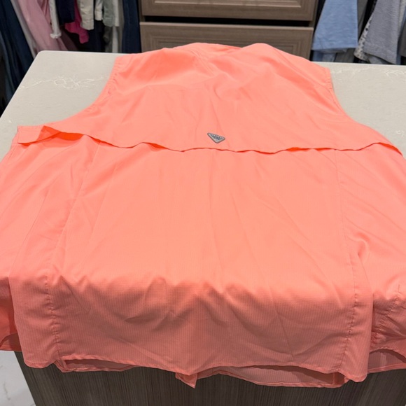 Women’s Columbia Sleeveless Shirts - set of 4 - Picture 11 of 11